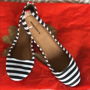 Mossimo black and white stripe ballet flats